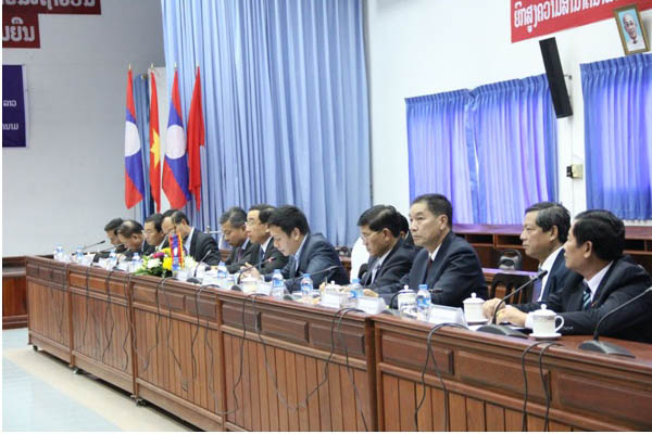 Bộ trưởng Bộ Công chính và Vận tải nước CHDCND Lào sang thăm và làm việc tại Việt Nam